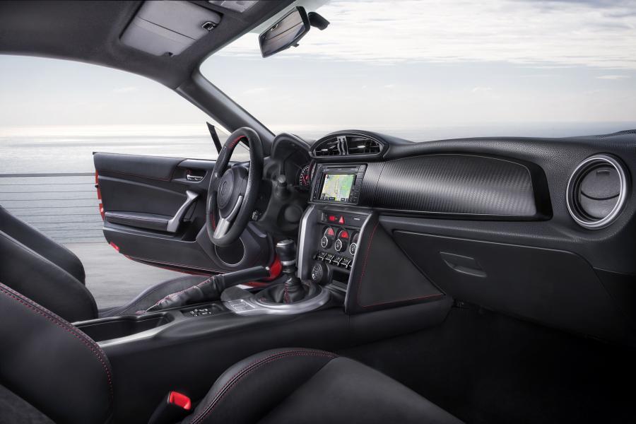  Toyota GT 86 2011 года  (фото 2 из 22)